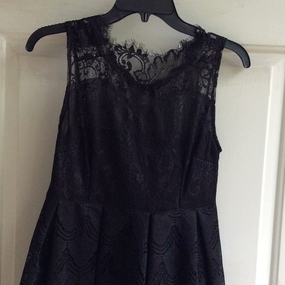 Dress - Picture 2 of 4